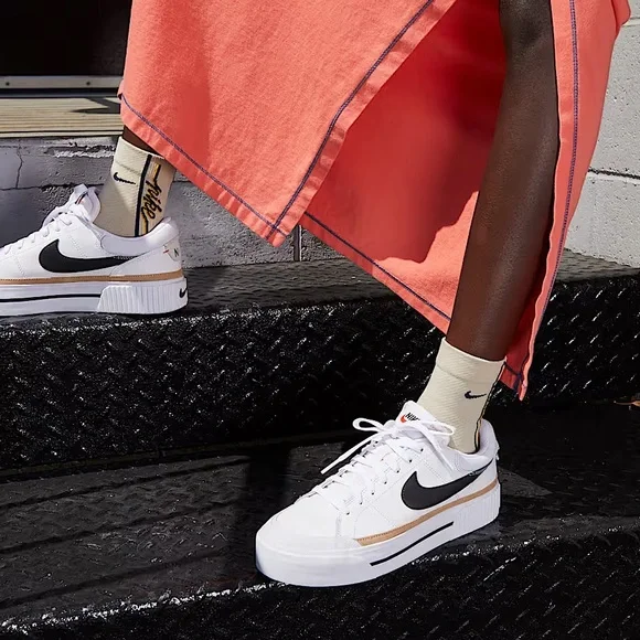 Nike Court Legacy Lift Women’s Sneakers
